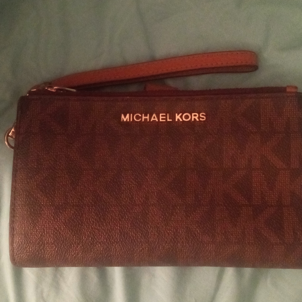 Michael Kors wristlet